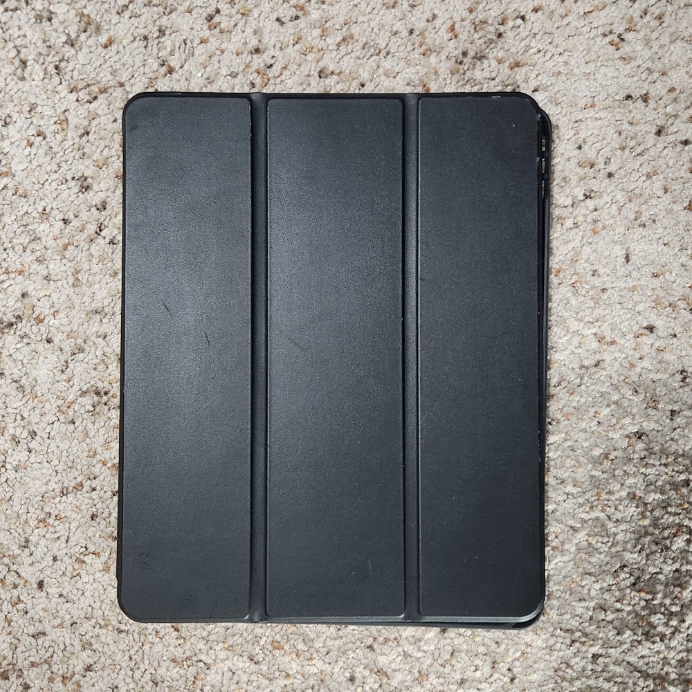 iPad Pro 12.9 Black Case (5th/6th Gen) - Picture 3 of 9